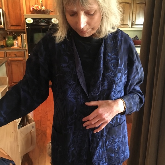 4 pieces: top/pants/vest/jacket - Picture 3 of 5